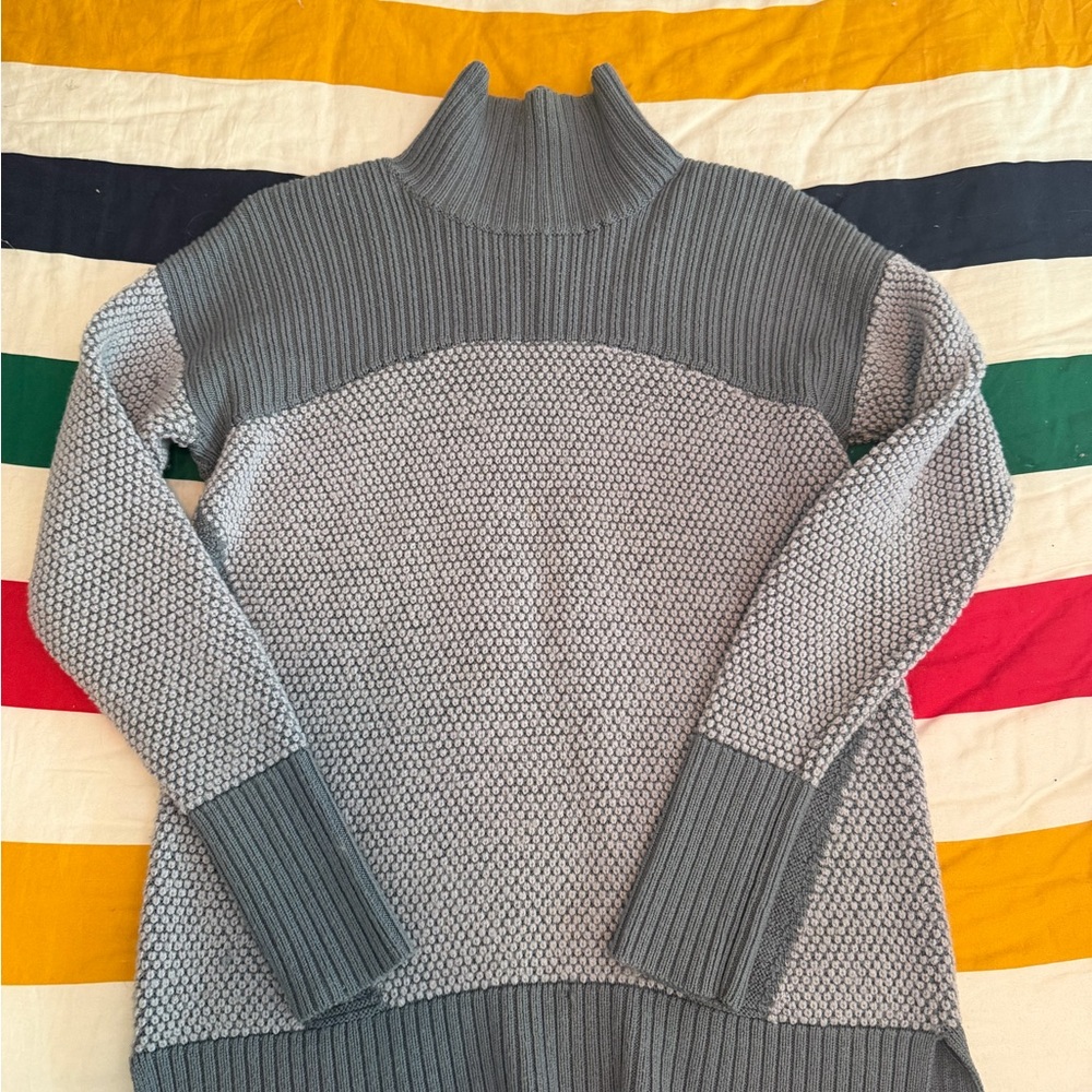lululemon athletica Two-Tone Gray Ribbed Turtleneck Sweater